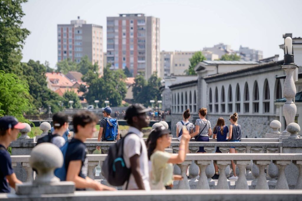 Če upoštevamo povprečni čas bivanja Američanov v Sloveniji, ugotovimo, da štiričlanska družina porabi 1.453 evrov na dan. Foto: Nebojša Tejić/STA