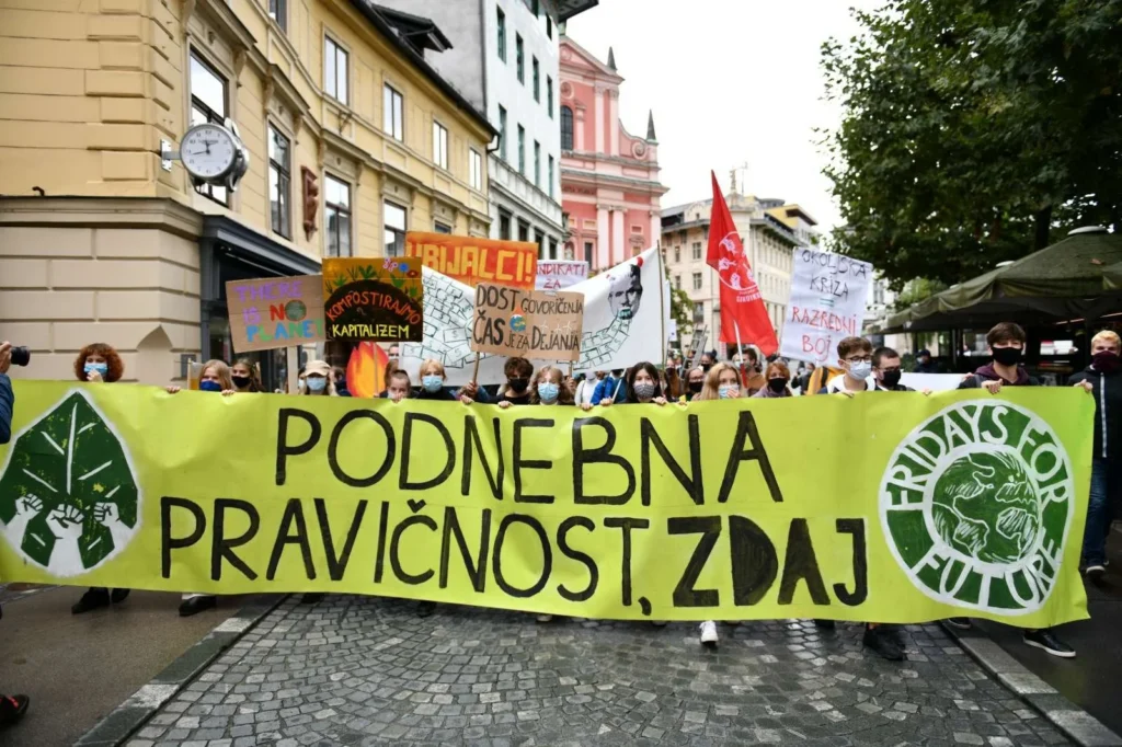 Za segrevanje Zemlje sta kriva človek in ogljikov dioksid