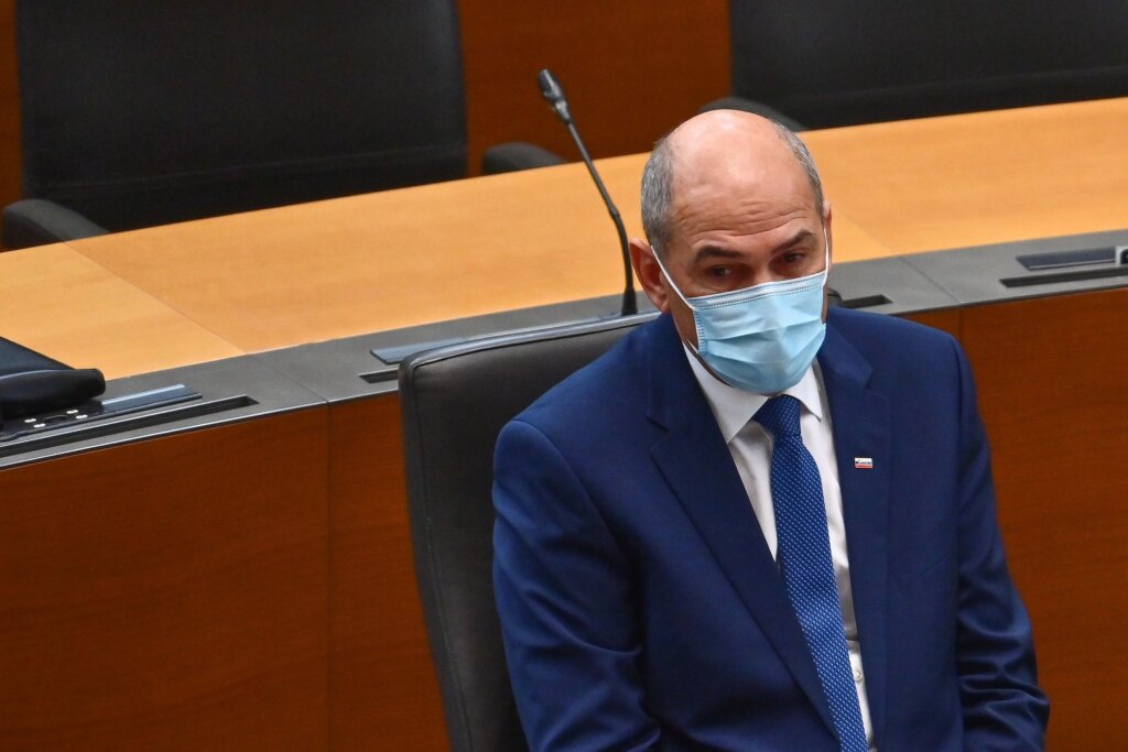 Cepljenih v Sloveniji ni skoraj milijon in pol