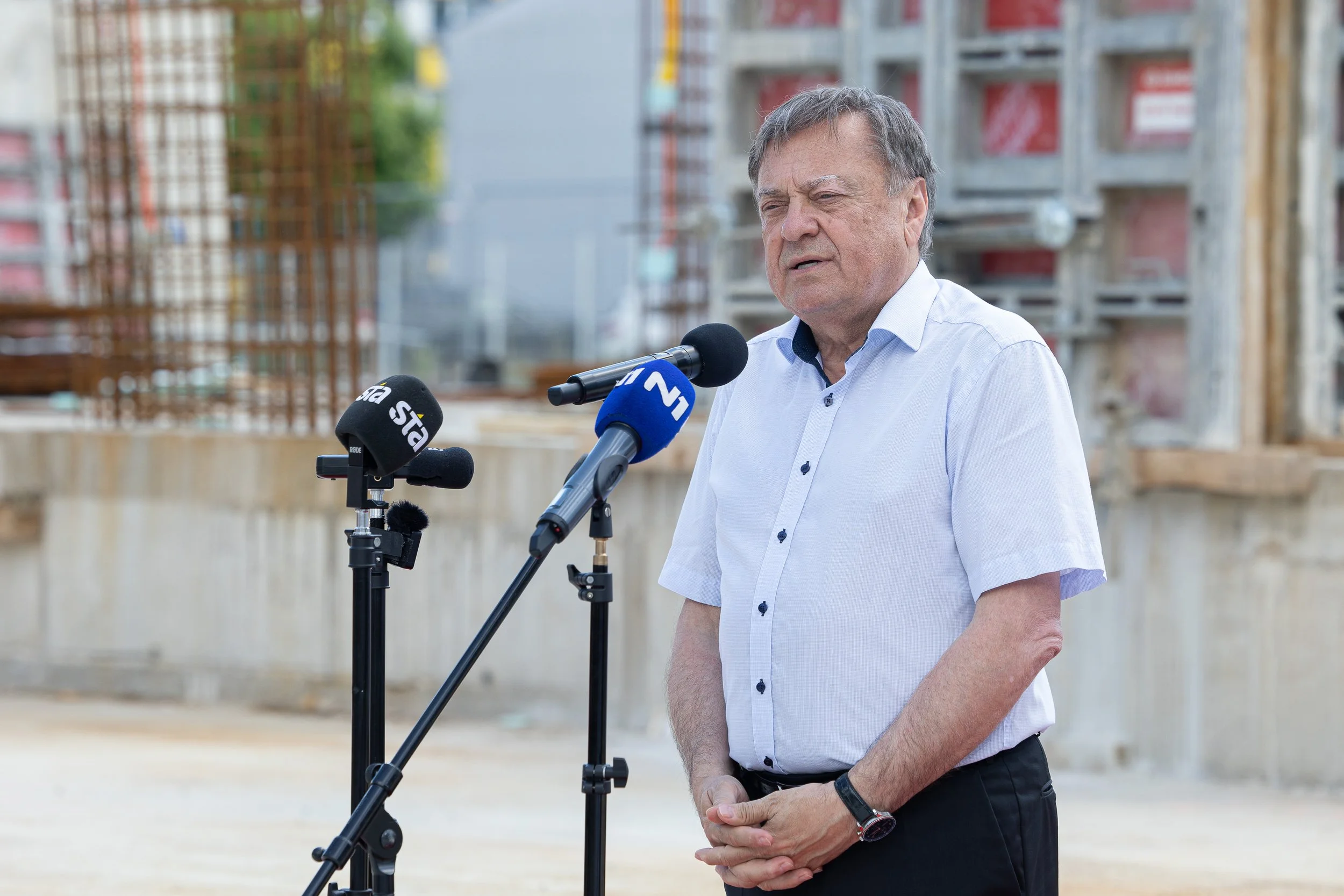 Slovenija po podatkih ministrstva za okolje, podnebje in energijo pri predelavi in odstranjevanju odpadkov s termično obdelavo ni samozadostna. Leta 2021 je v tujino izvozila več kot 212 tisoč ton tovrstnih odpadkov. Foto: Katja Kodba/STA