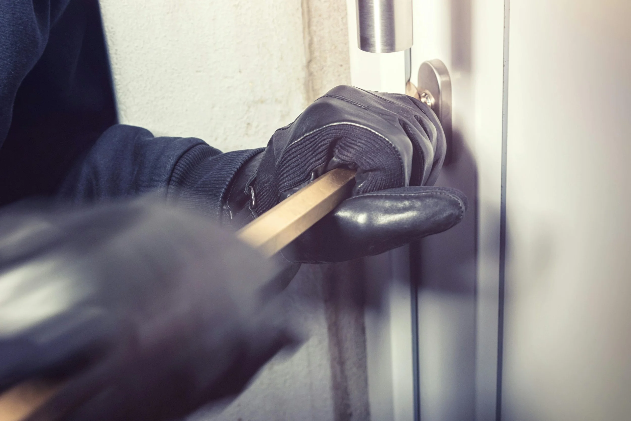Policisti so od leta 2020 do avgusta letos v trgovinah na območju kočevske občine že preiskali 82 odstotkov kaznivih dejanj zoper premoženje in storilce kazensko ovadili, kažejo podatki ljubljanske policijske uprave. Foto: Rafael Classen/Pexels
